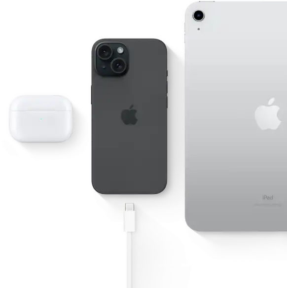 Az USB-C csatlakozós iPhone 15-öt tartalmazó kép azt szemlélteti, hogy a telefonhoz használt kábel AirPods Próhoz és
iPadhez is használható.